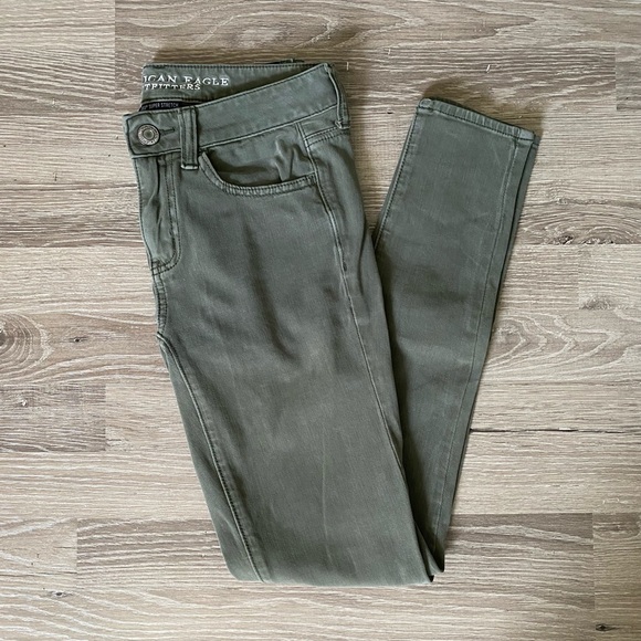 AEO • Super Stretch Jegging - Picture 1 of 5